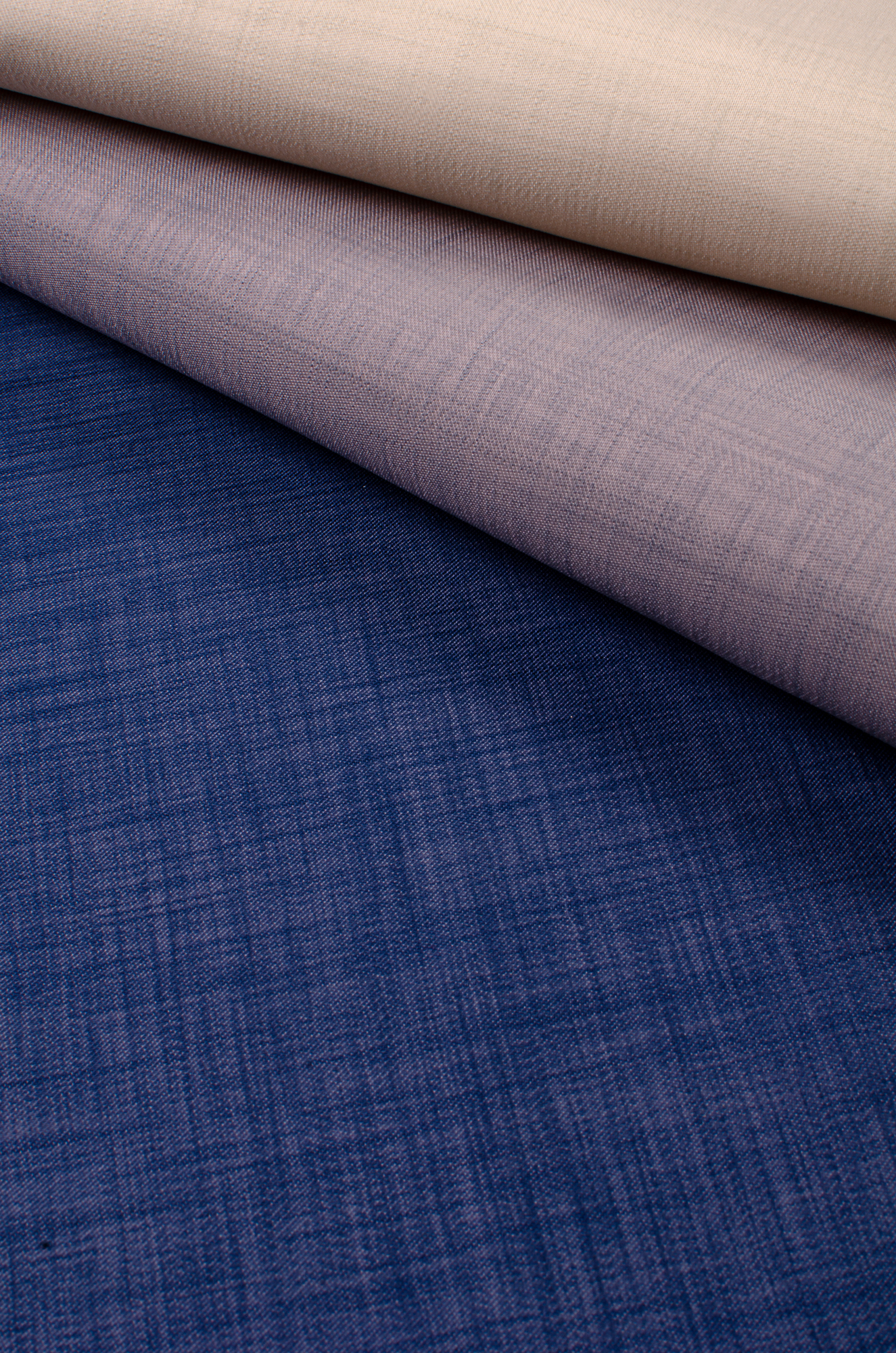 Gewebte textile Fläche f. innenliegenden Sonnenschutz, stkgefärbt
